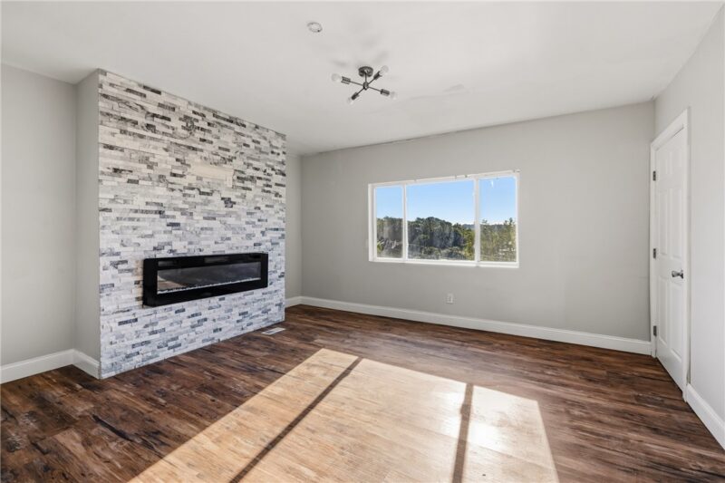 121 Lippert St — photo 7