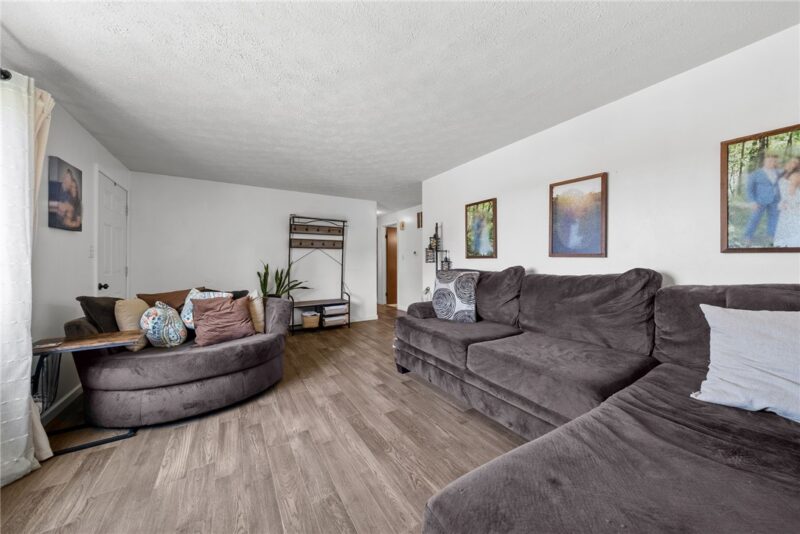 107 Frontenac Rd — photo 7