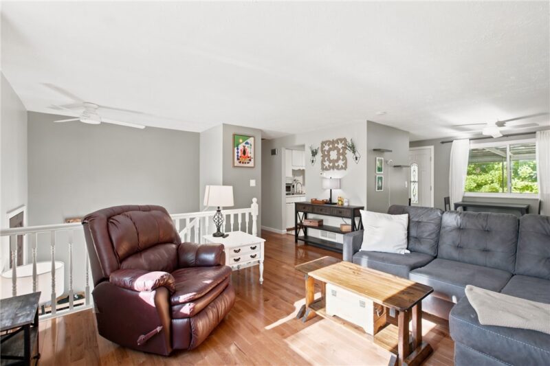 598 Joan Street — photo 6