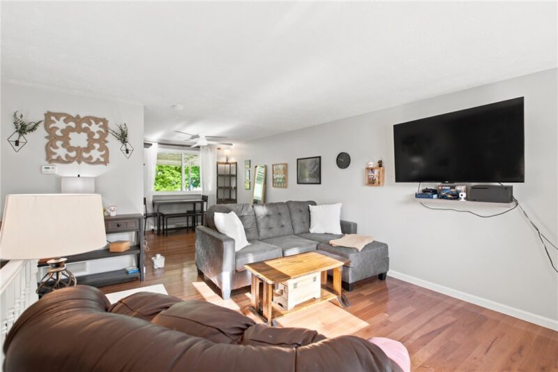 598 Joan Street — photo 7