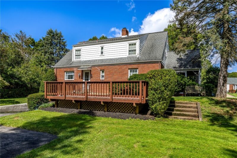 109 Rosewood Ave — photo 3