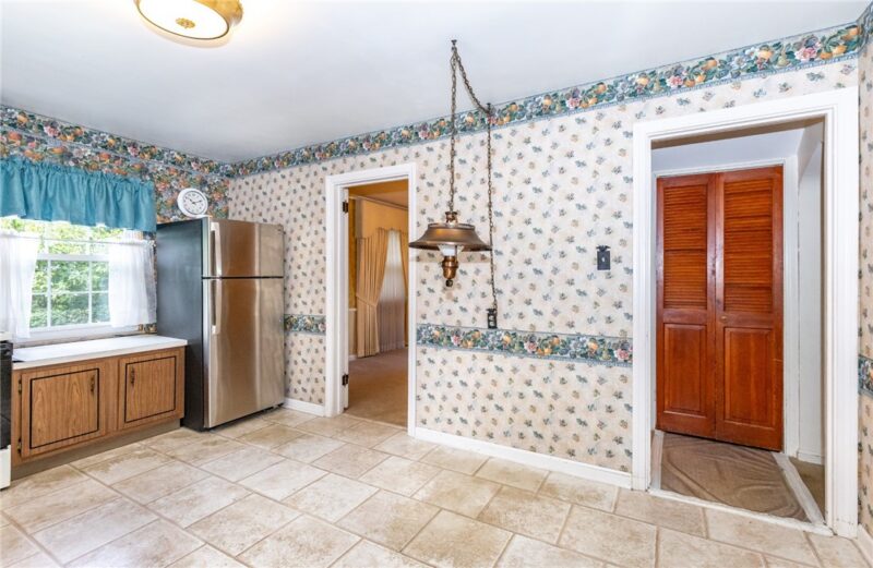 109 Rosewood Ave — photo 8