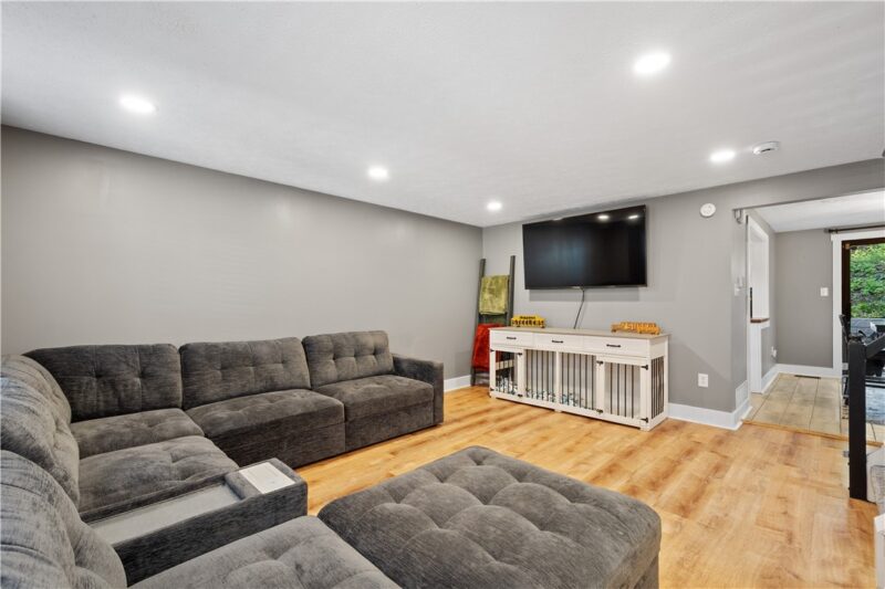 303 Sonnybrook Ct — photo 7