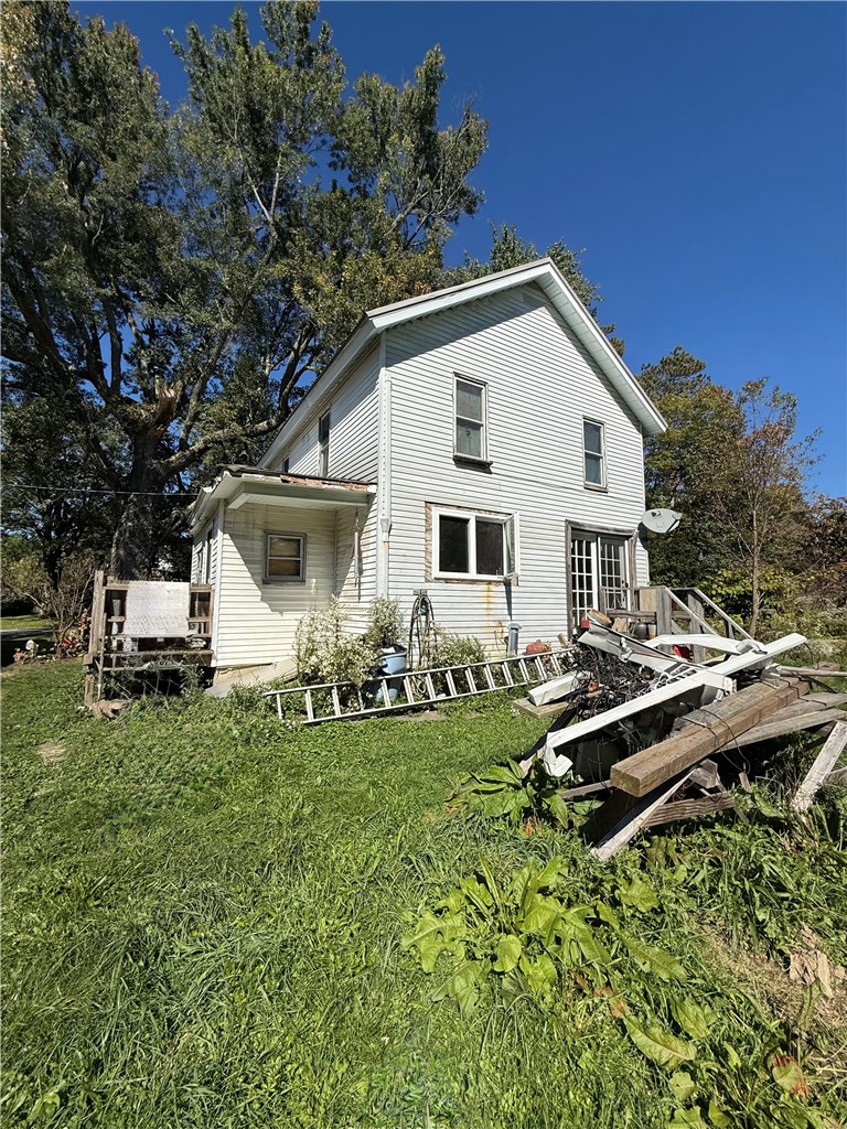 110 E Maple St — photo 2