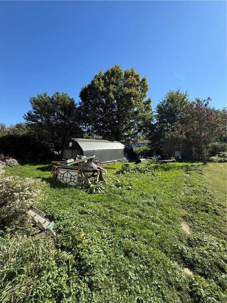 110 E Maple St — photo 3