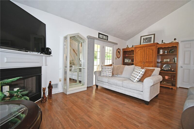 309 Parkview Dr — photo 7