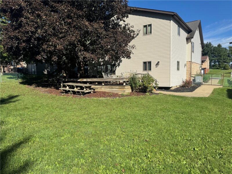 104 Woodbury Dr — photo 3