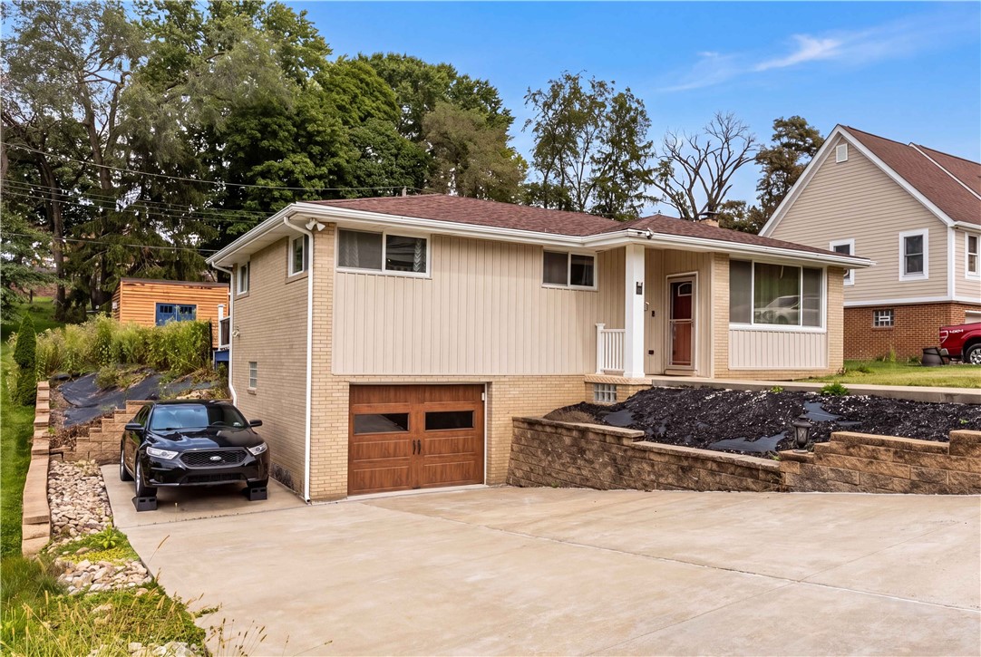1233 Mckinley Dr — photo 1