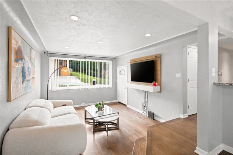 1233 Mckinley Dr — photo 6