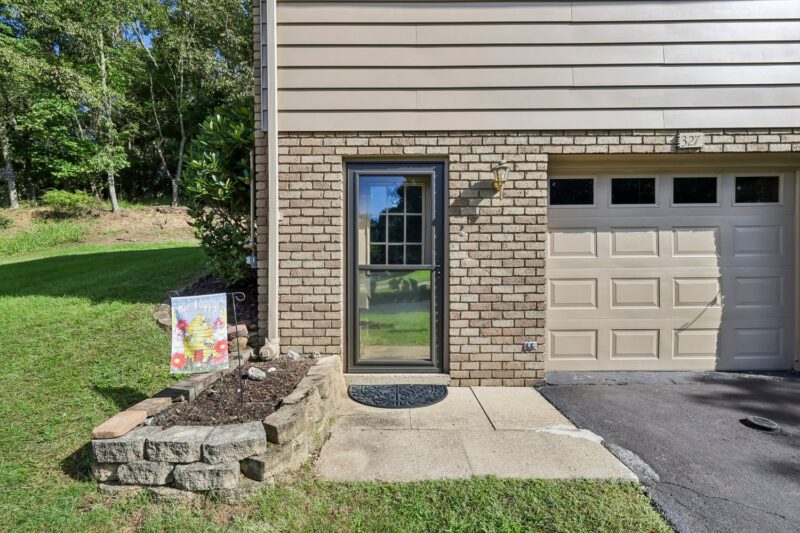 327 Joan of Arc Court — photo 6