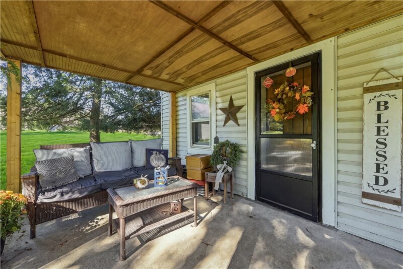 140 McDermott Rd — photo 2