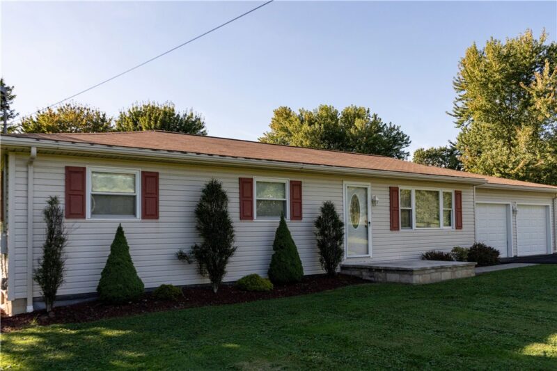 733 Greenfield Rd — photo 2