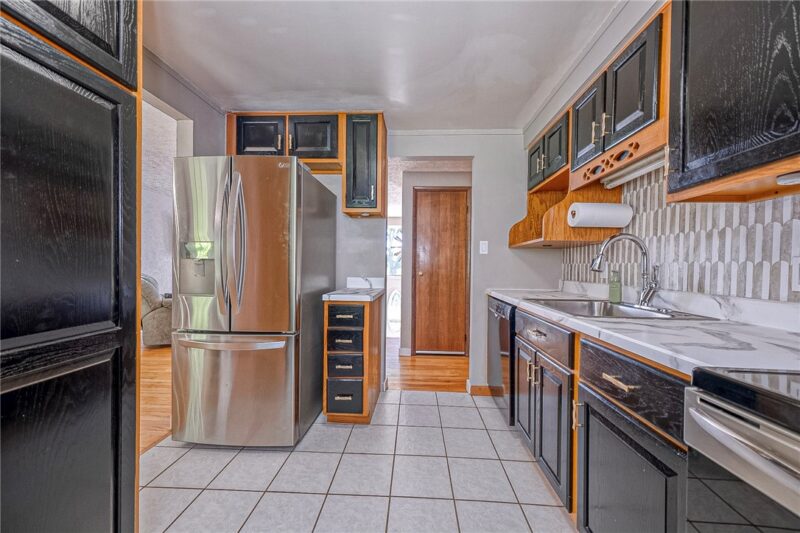4437 Helmar Drive — photo 8