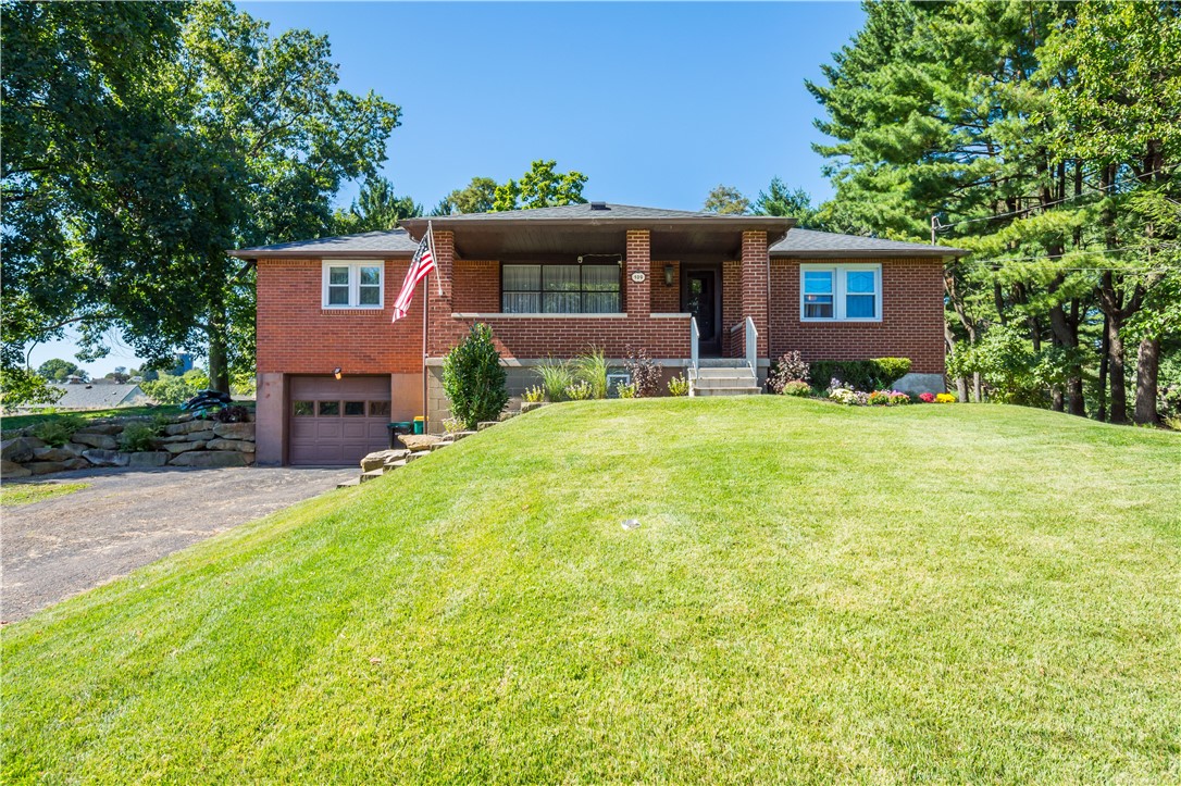 109 Valleyview Drive — photo 1