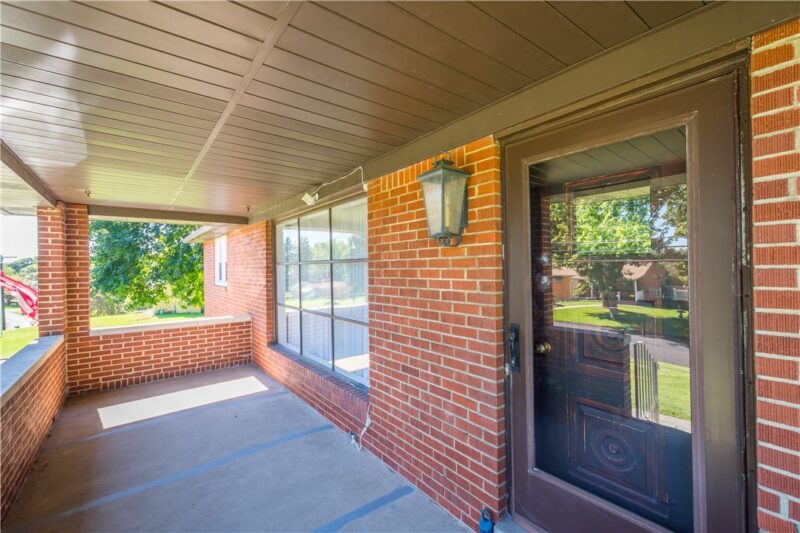 109 Valleyview Drive — photo 4