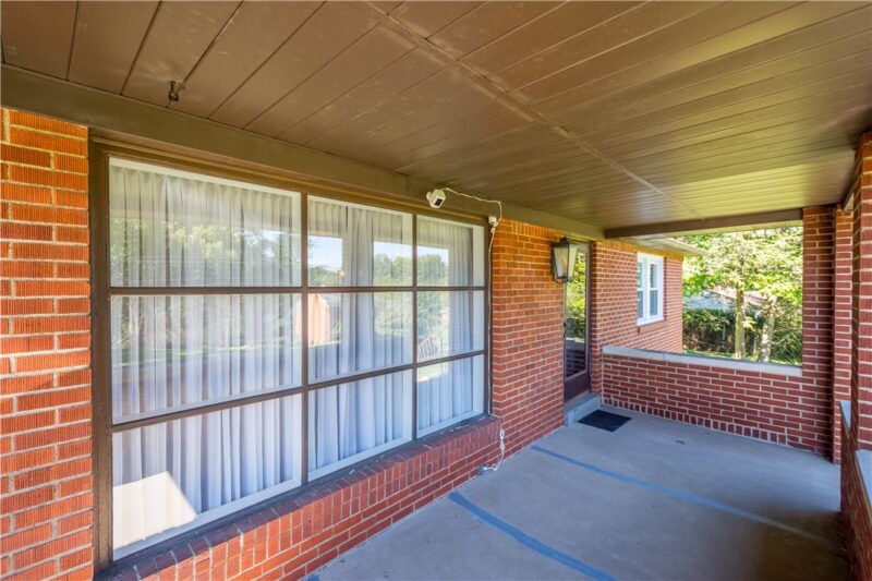 109 Valleyview Drive — photo 5