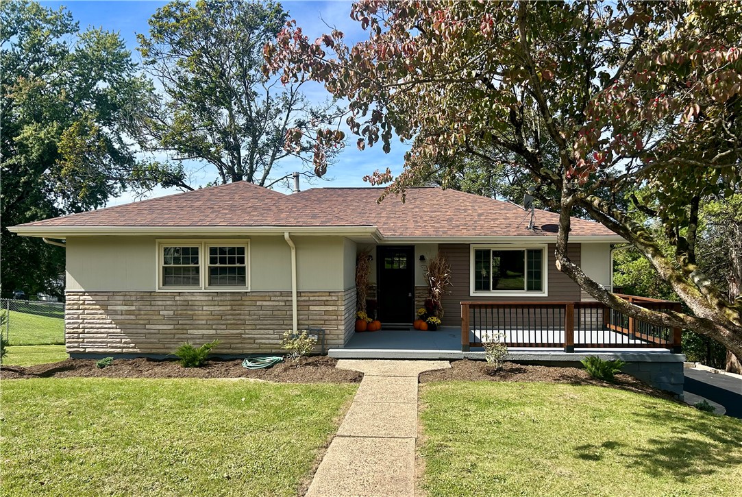 714 Maple Dr — photo 1