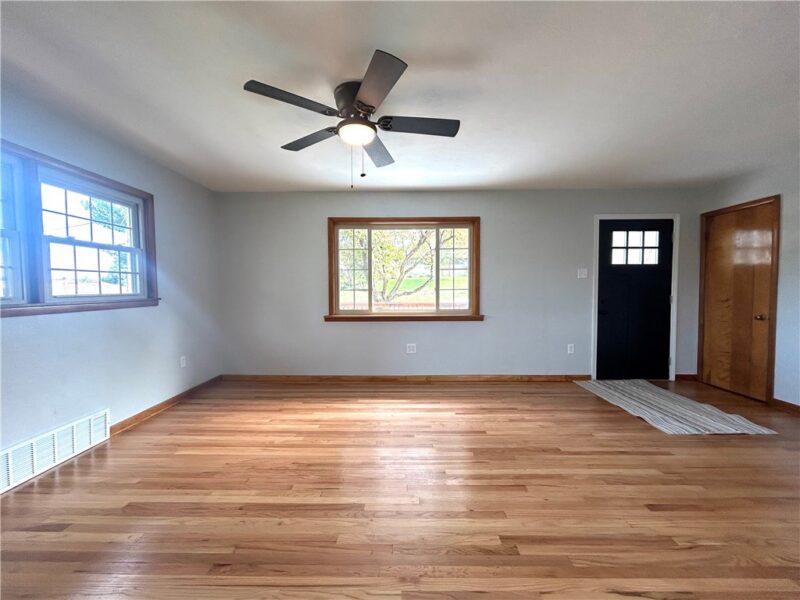 714 Maple Dr — photo 8