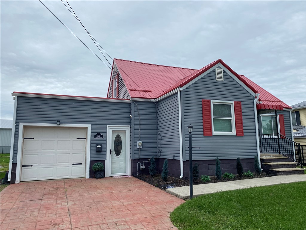 109 Roberts Street — photo 1