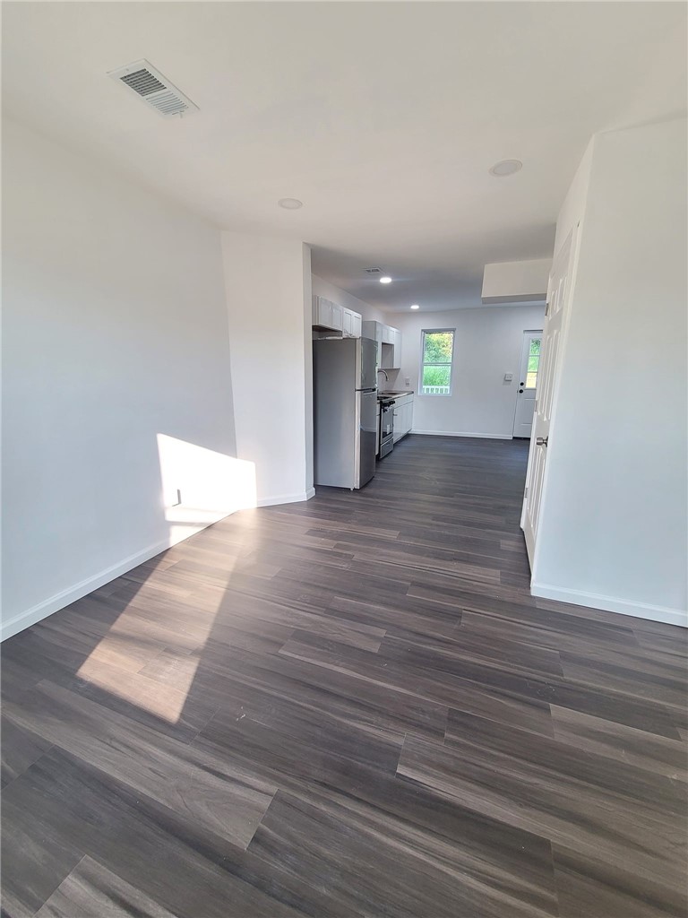 2346 Main St — photo 2