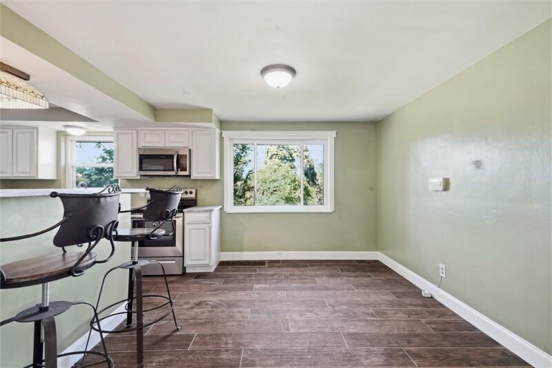 126 Windsor Dr — photo 7