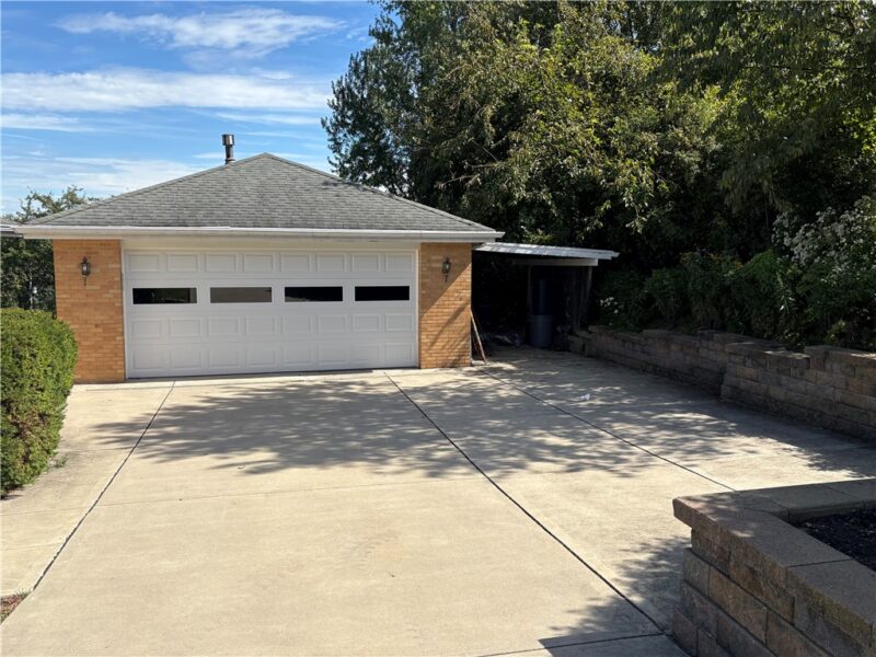 230 McCartney DR — photo 2