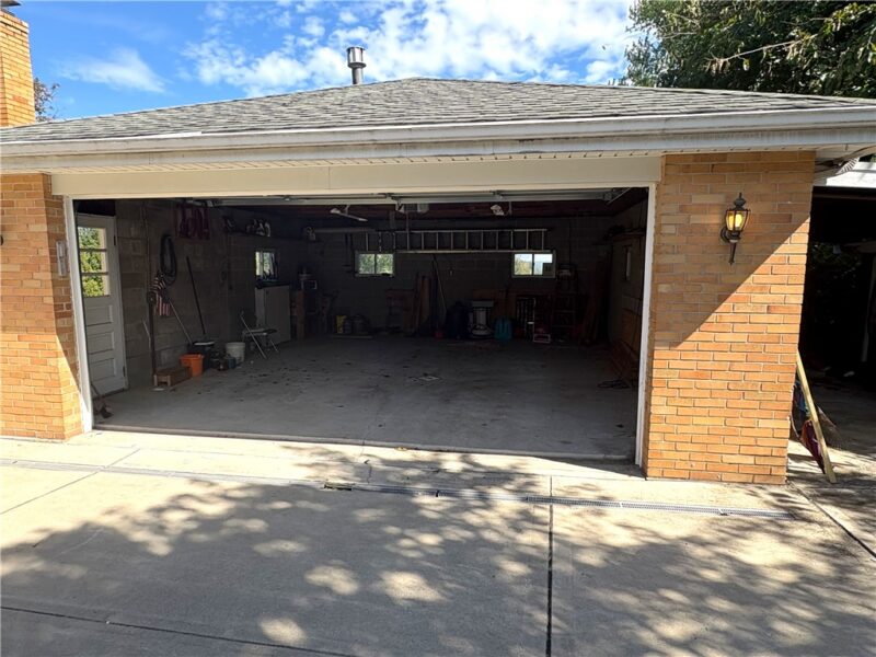 230 McCartney DR — photo 3