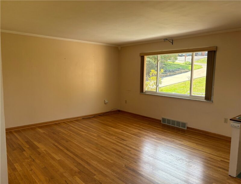 230 McCartney DR — photo 4