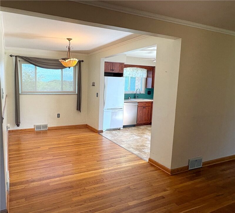 230 McCartney DR — photo 6