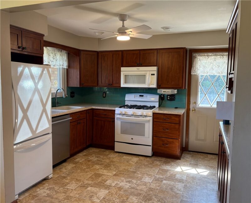 230 McCartney DR — photo 7