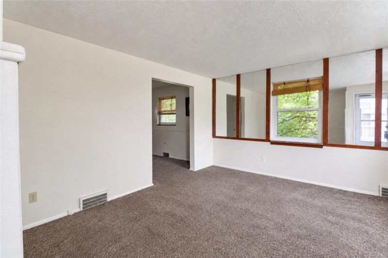 1555 BEVAN RD — photo 4