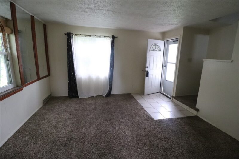 1555 BEVAN RD — photo 8