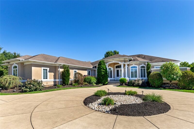 737 Lindwood Drive — photo 3