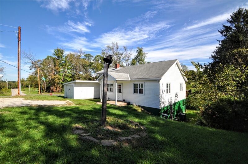46 Crawford Rd — photo 2