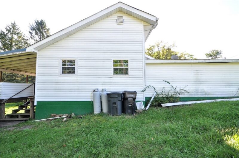 46 Crawford Rd — photo 3