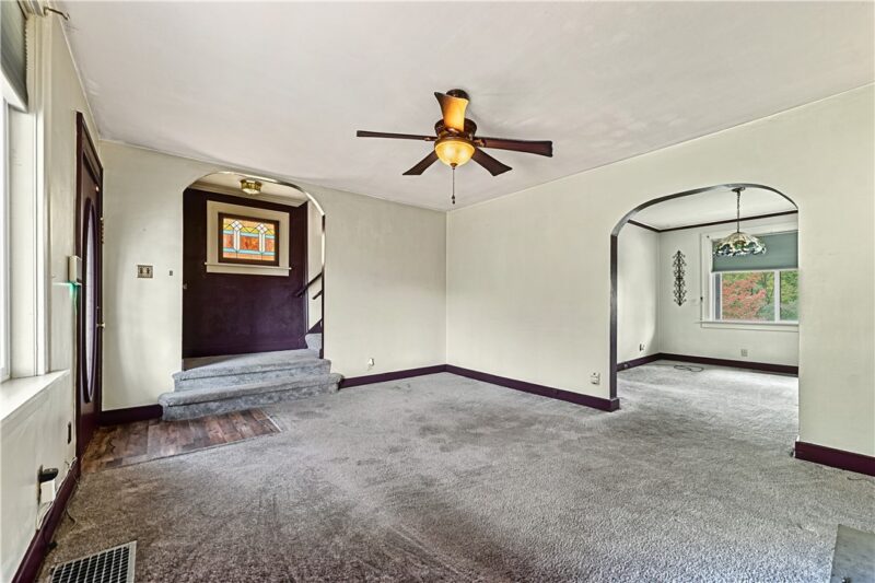 52 Queenston St — photo 8
