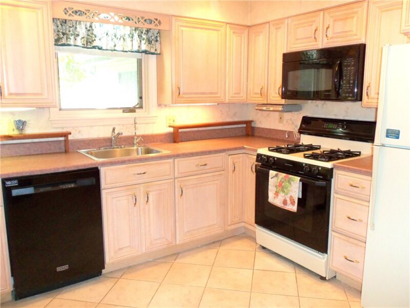 132 Orchard Drive — photo 8