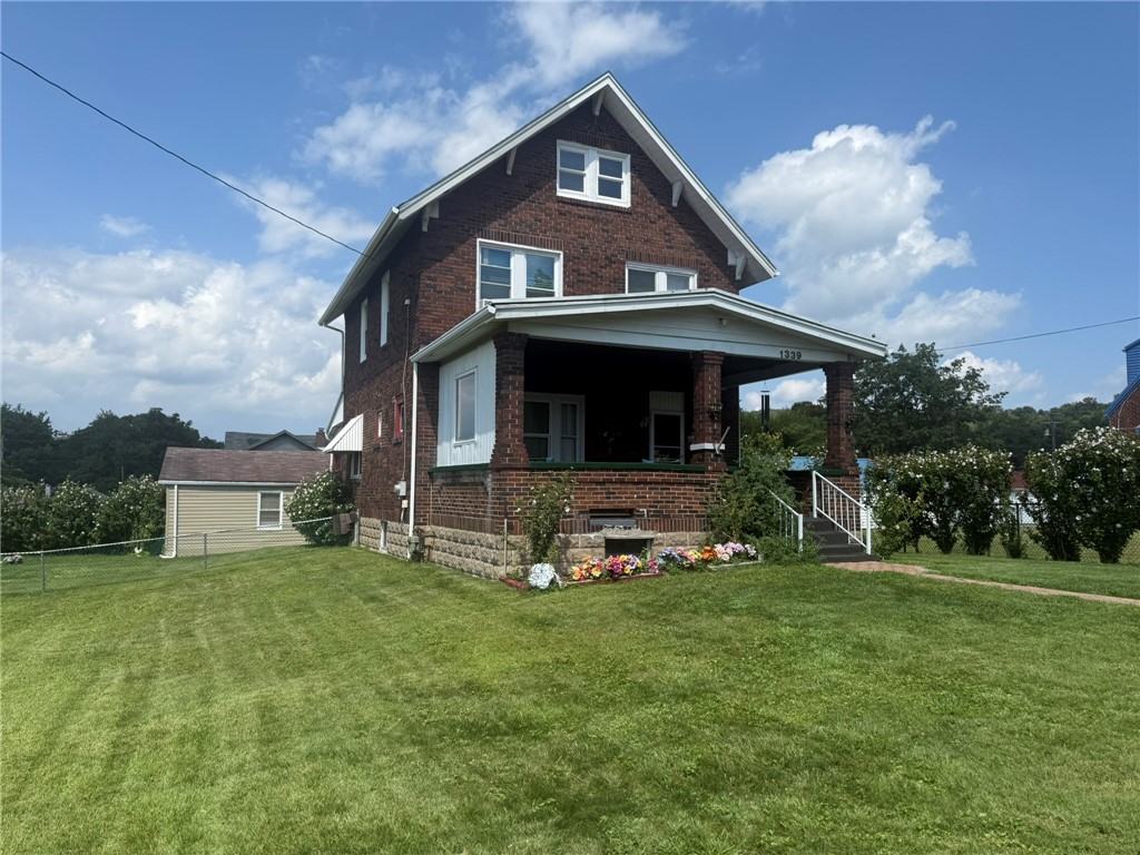 1339 Burrell Ave — photo 1