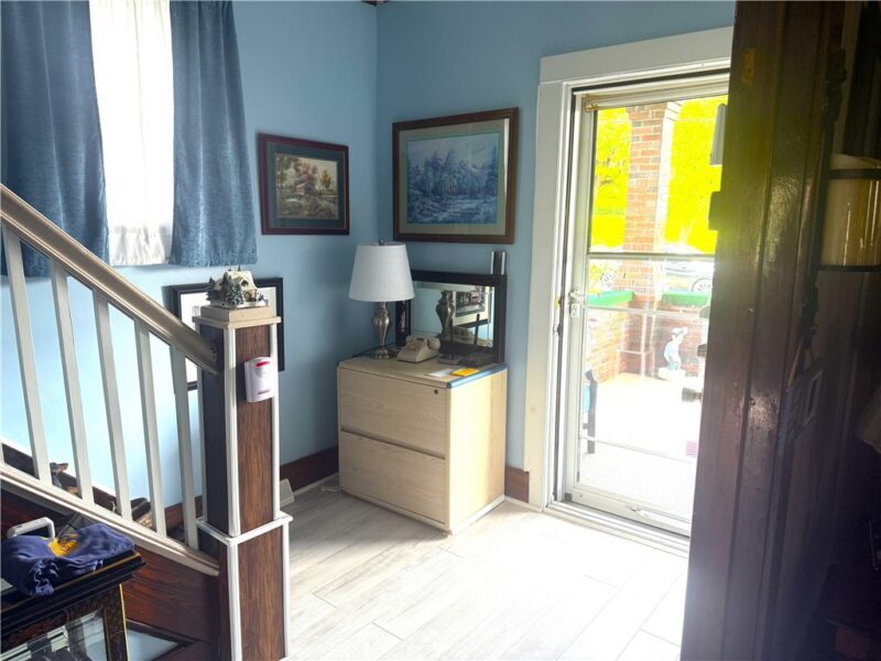 1339 Burrell Ave — photo 4