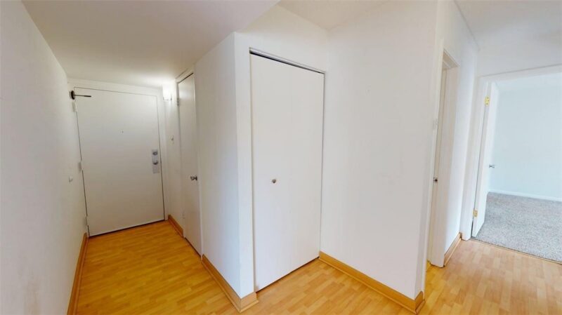 2120 Greentree Road 102E — photo 5