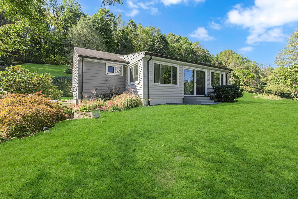 118 Foster Rd — photo 1