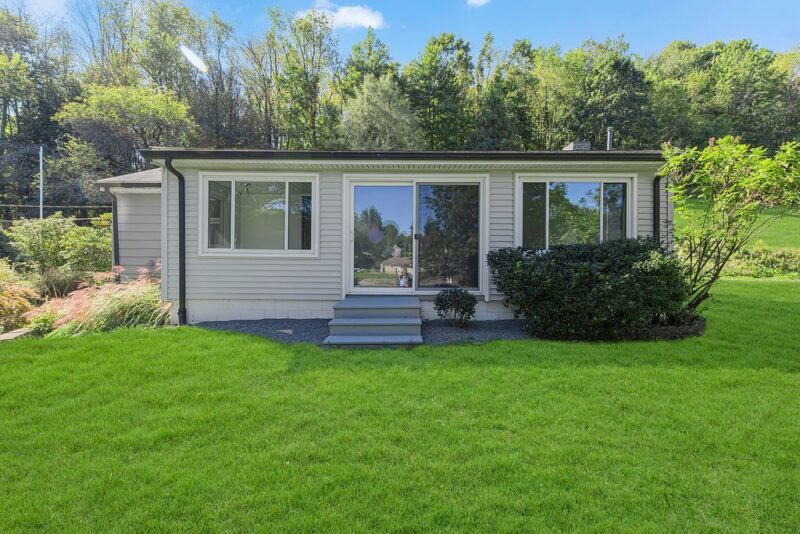 118 Foster Rd — photo 2