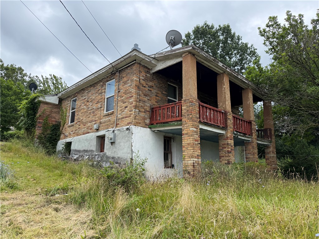 201 Elm Rd — photo 1