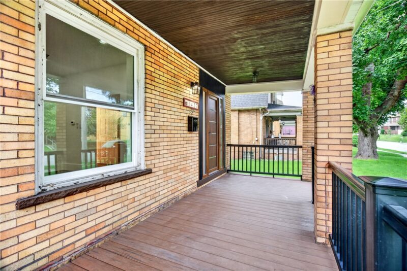 1427 Duss Ave — photo 3