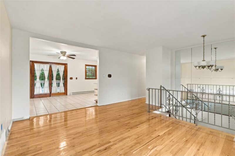 710 Butterfield Drive — photo 2
