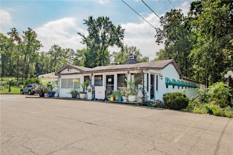 781 New Castle Rd — photo 2