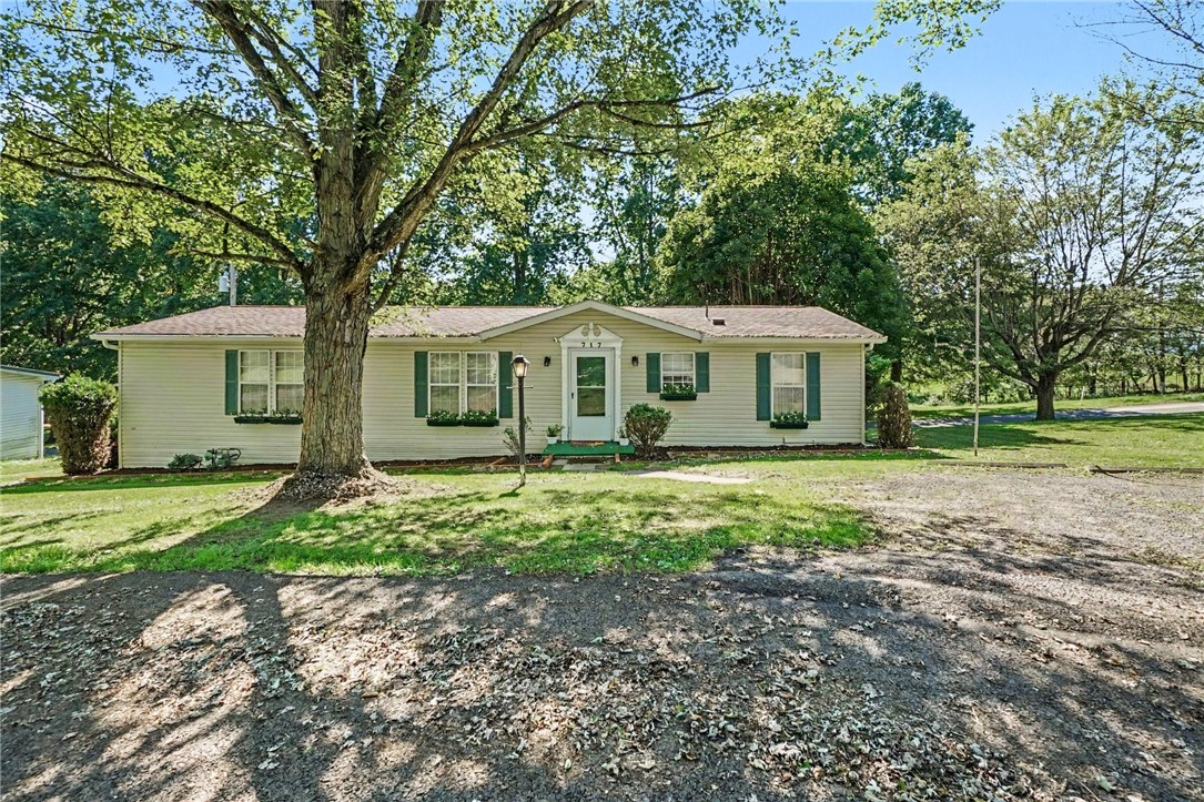 717 Mallard Dr — photo 1