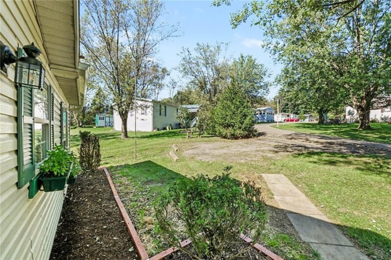 717 Mallard Dr — photo 3