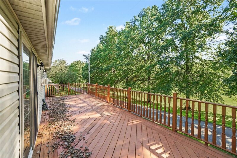 717 Mallard Dr — photo 4