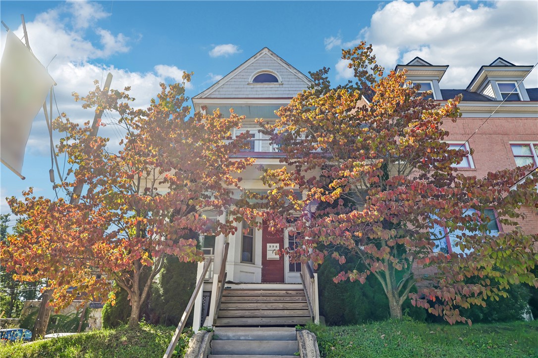 998 Greenfield Avenue — photo 1